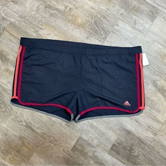 NWT women’s Adidas athletic shorts size L - Picture 8 of 9